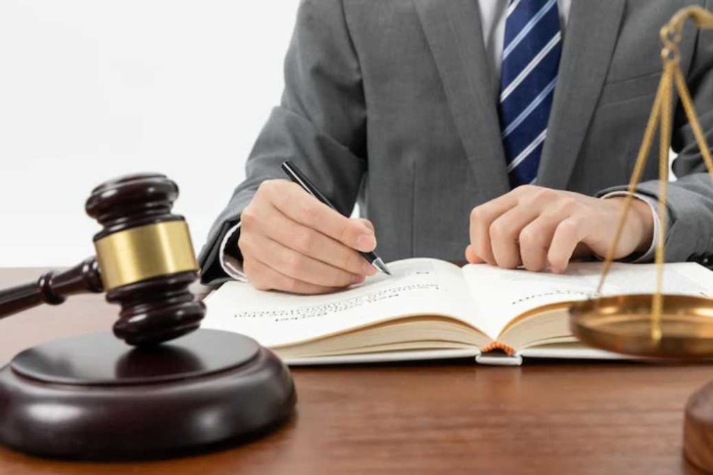 تاییدات دادگستری و وزارت خارجه
